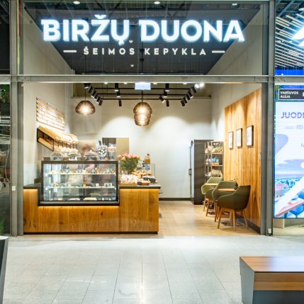 Kas čia taip kvepia? Naujutėlė „Biržų duonos“ krautuvė sostinės „Akropolyje“!
