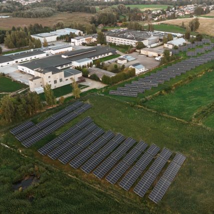  „Biržų duona“ pabaigė antrąjį saulės elektrinių etapą – vartotojus pasieks gaminiai iš aplinkai draugiškos energijos