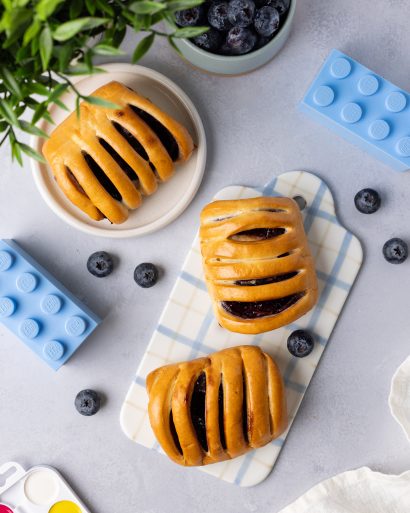 „Vaikų“ bandelė su mėlynių įdaru