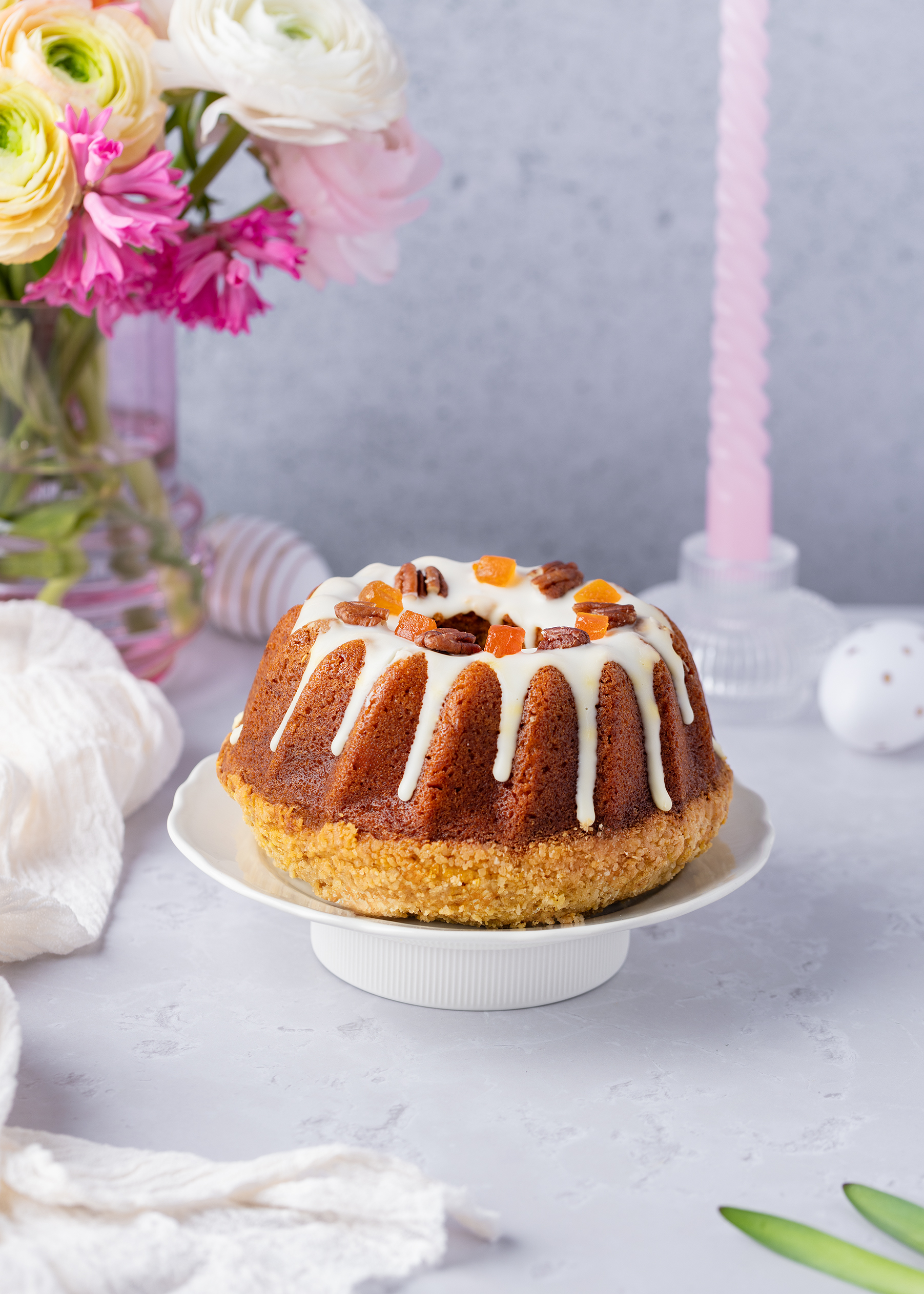 Velykinis morkų keksas