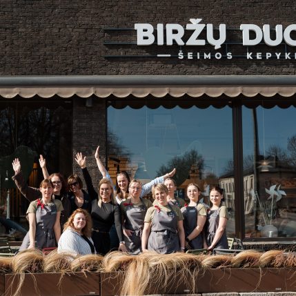 Po Anykščių kepinių namų atnaujinimo grįžome su šilta duona, naminiais ledais ir šypsenomis!